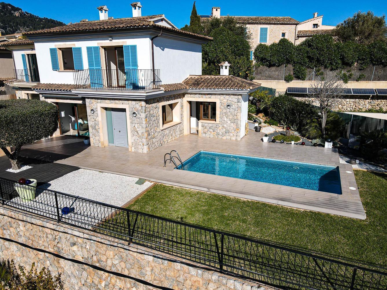 exterior-es-capdella